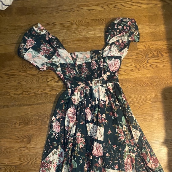 Floral Patchwork Maxi Dress with Puff Sleeves size 6 - Picture 9 of 11